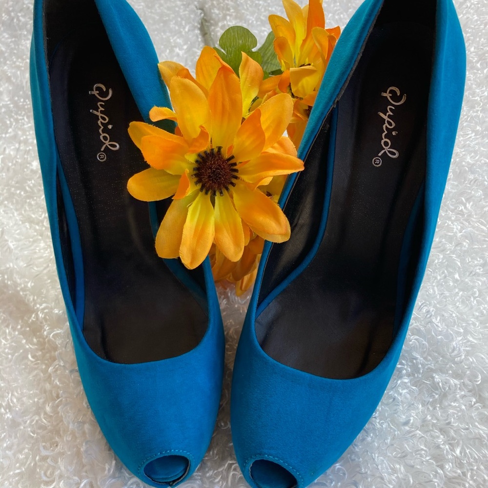 Qupid- Peep Toe Heel  Size 8.5